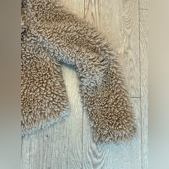 Fuzzy coat - size Small - Picture 5 of 6